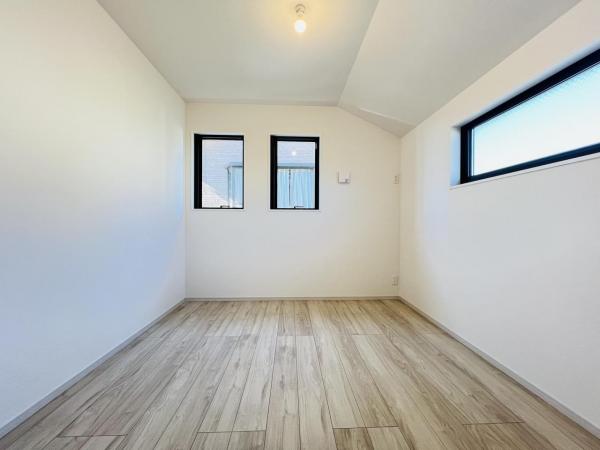 横浜市瀬谷区南瀬谷１丁目 戸建 洋室