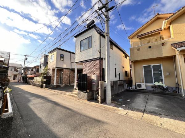 綾瀬市上土棚南２丁目 中古戸建 前面道路含む現地写真