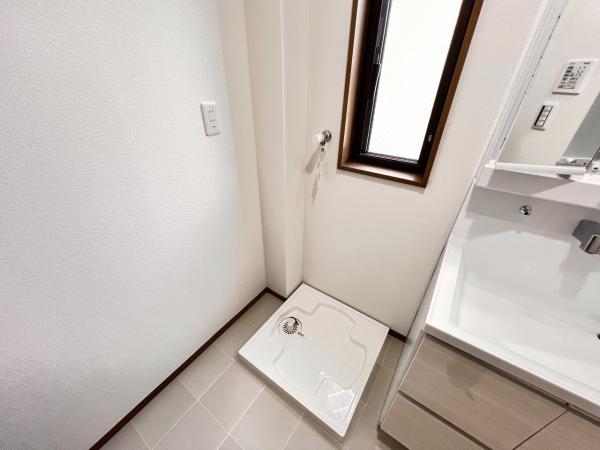 綾瀬市上土棚南２丁目 中古戸建 ランドリースペース