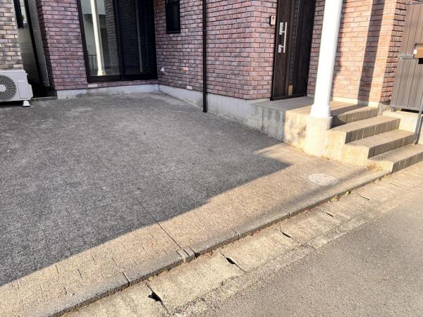 綾瀬市上土棚南２丁目 中古戸建 駐車場