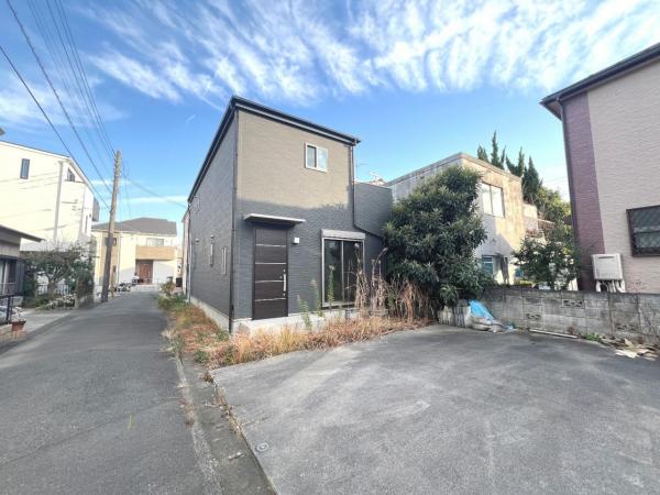 春日部市大場 中古戸建 前面道路含む現地写真