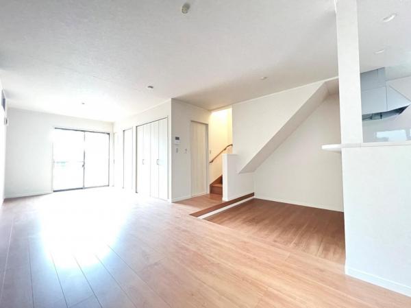 春日部市大場 中古戸建 リビングダイニング