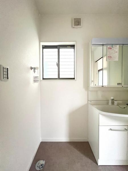 春日部市大場 中古戸建 ランドリースペース