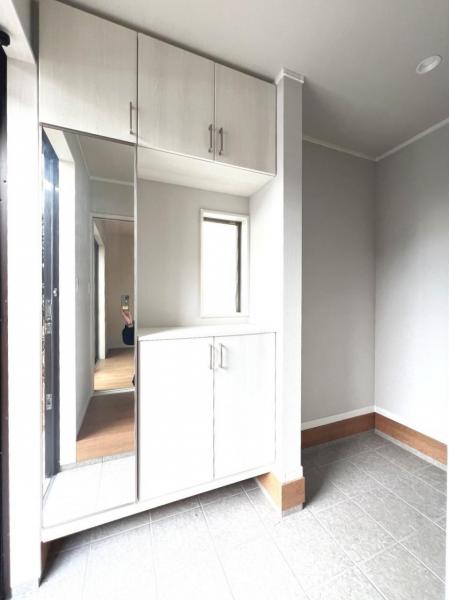 春日部市大場 中古戸建 玄関