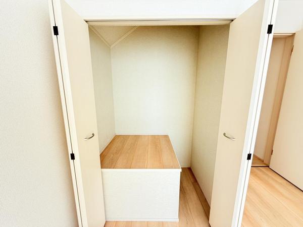 四街道市栗山1074番 収納