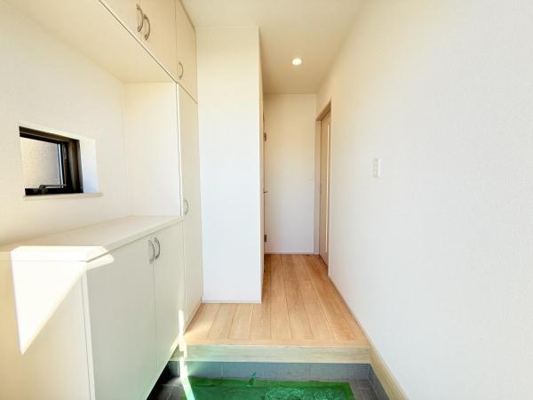 四街道市栗山1074番 玄関