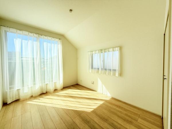 四街道市栗山1074番 洋室