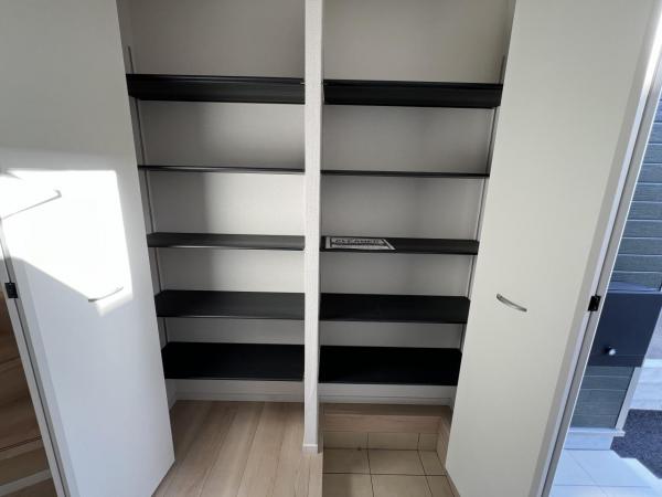 横浜市瀬谷区橋戸３丁目 戸建 収納