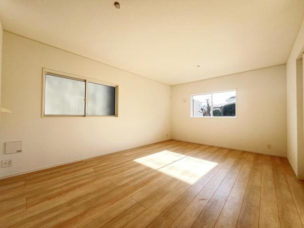 綾瀬市上土棚北４丁目 戸建 リビング