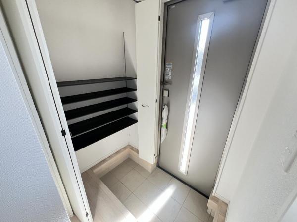 綾瀬市上土棚北４丁目 戸建 玄関