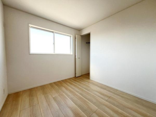 綾瀬市上土棚北４丁目 戸建 洋室