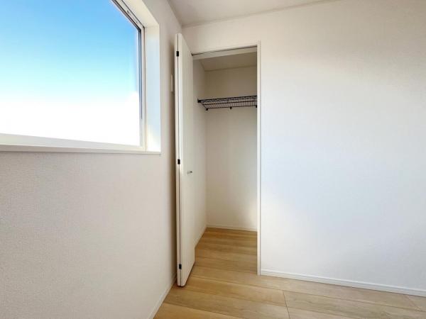 綾瀬市上土棚北４丁目 戸建 収納