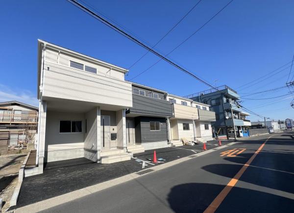 綾瀬市上土棚北４丁目 戸建 前面道路含む現地写真