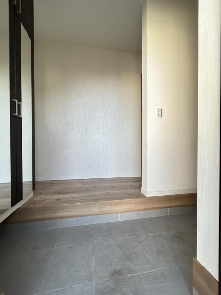 川越市大袋新田 中古戸建 玄関