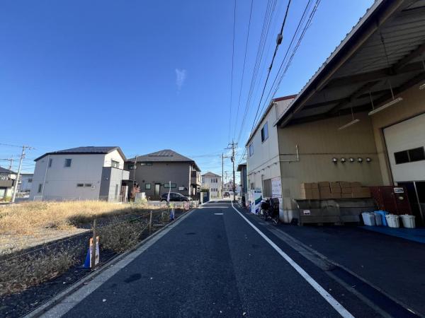 練馬区高松６丁目 土地 前面道路含む現地写真