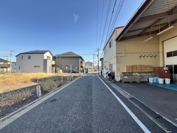練馬区高松６丁目 土地 前面道路含む現地写真