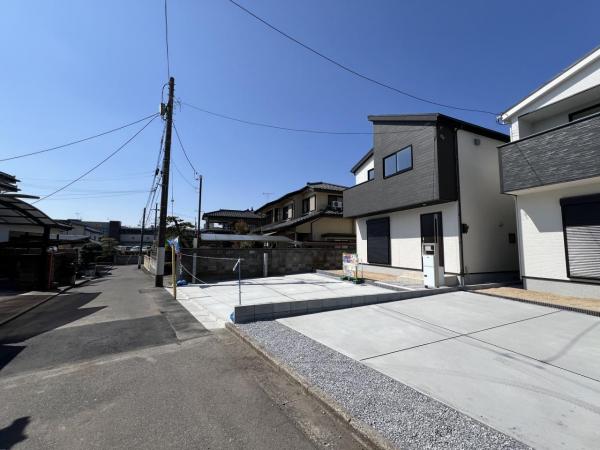 宇都宮市江曽島本町 戸建 前面道路含む現地写真