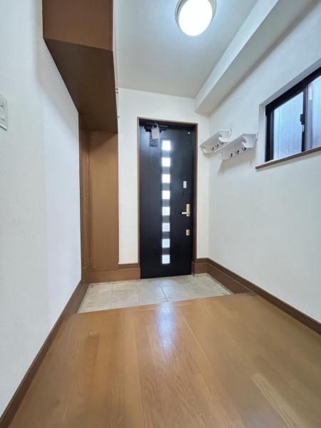 川越市宮元町 中古戸建 玄関