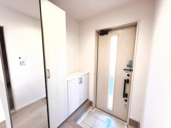 相模原市南区下溝 中古戸建 玄関