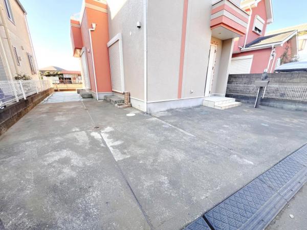 相模原市南区下溝 中古戸建 駐車場