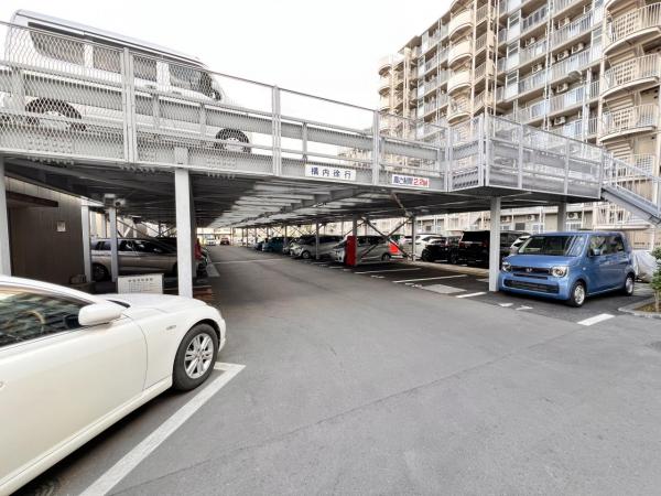 南林間ハイライズ 敷地内駐車場