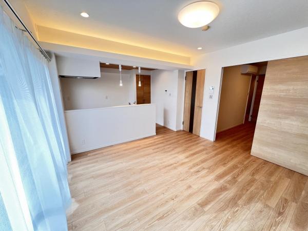 南林間ハイライズ リビングダイニング