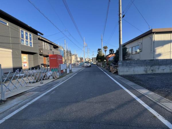 久喜市伊坂南１丁目 戸建 前面道路含む現地写真