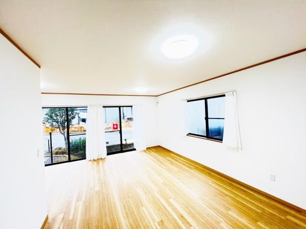 相模原市南区大野台３丁目 中古戸建 リビング