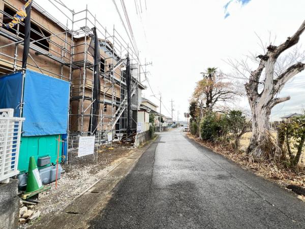 白岡市岡泉 戸建 前面道路含む現地写真