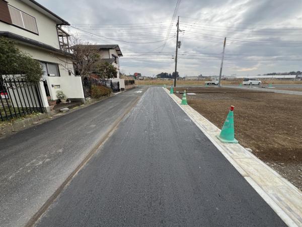 北足立郡伊奈町栄１丁目 土地 前面道路含む現地写真
