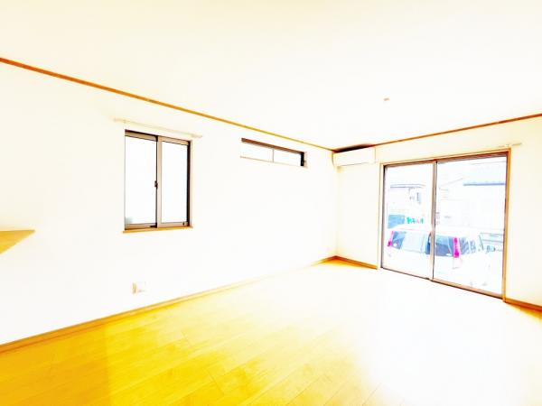 相模原市南区北里１丁目 中古戸建 リビング