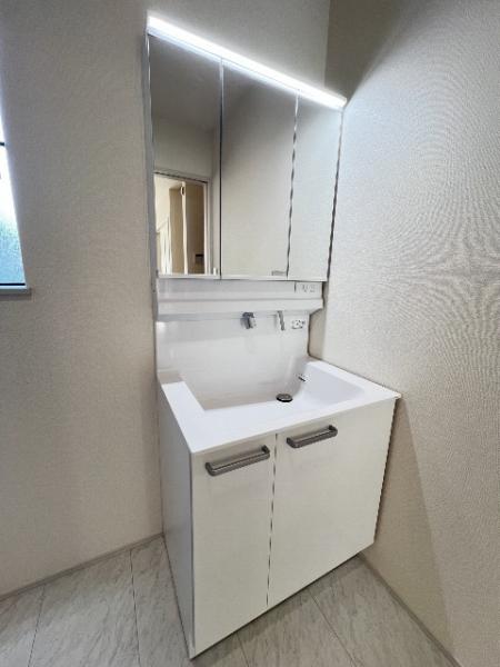 富士見市羽沢1丁目732番 洗面化粧台