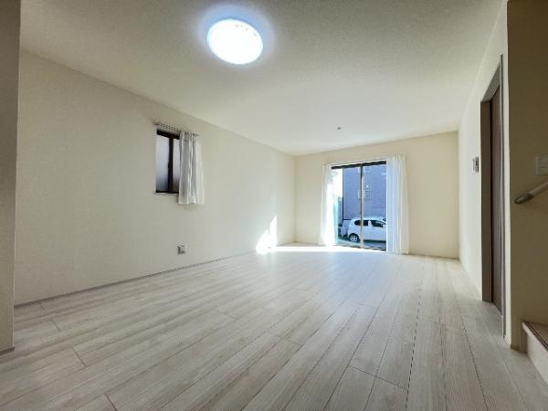 富士見市羽沢1丁目732番 リビングダイニング