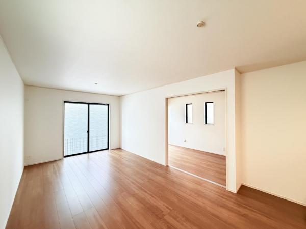 横須賀市浜見台２丁目 戸建 リビングダイニング