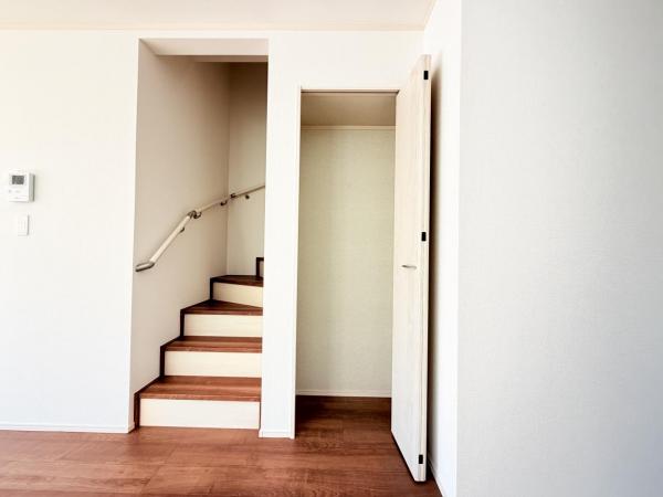 横須賀市浜見台２丁目 戸建 リビング