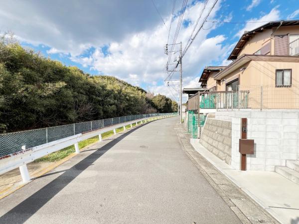 小田原市中村原 戸建 前面道路含む現地写真