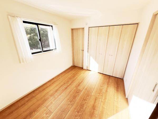 小田原市中村原 戸建 洋室
