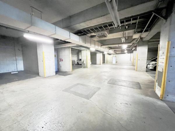 ライオンズマンション西八王子駅前 駐車場