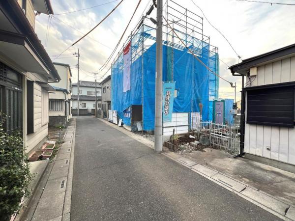 春日部市東中野 戸建 前面道路含む現地写真