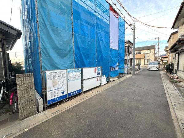 春日部市東中野 戸建 前面道路含む現地写真