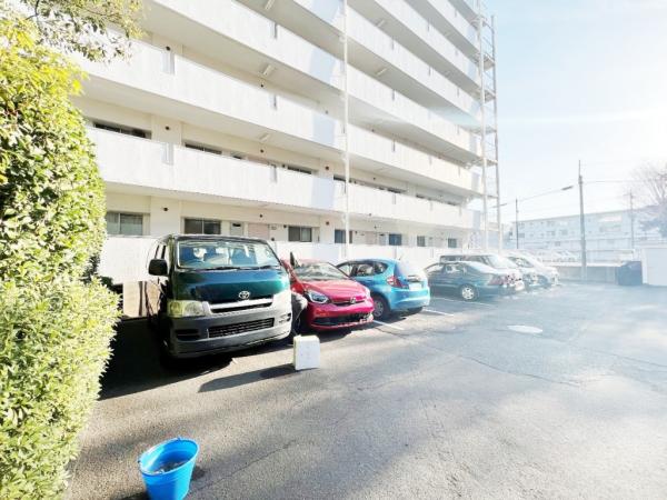 ファミール西八王子 駐車場