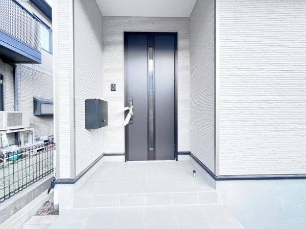 平塚市田村１丁目 戸建 玄関