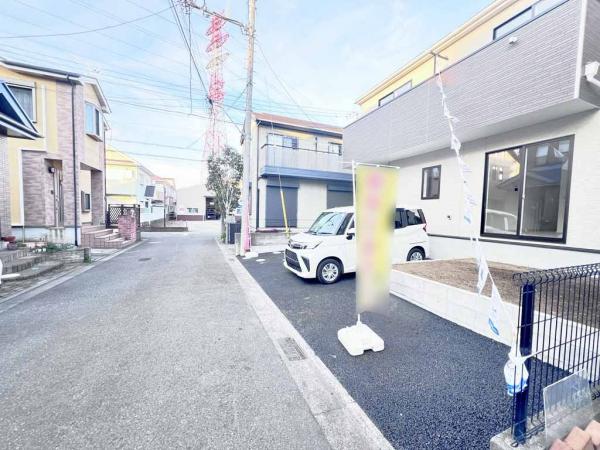 平塚市田村１丁目 戸建 前面道路含む現地写真