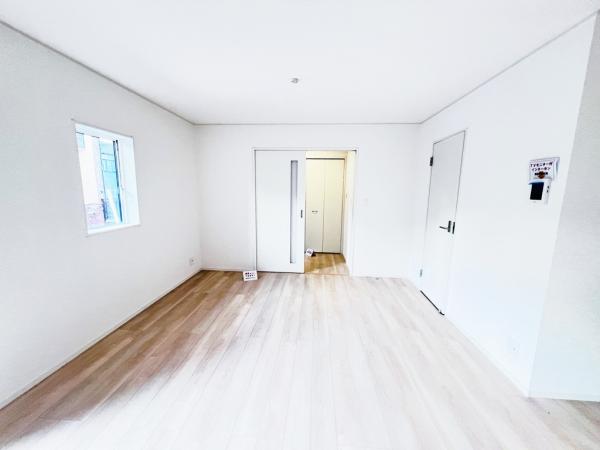 平塚市田村１丁目 戸建 リビング