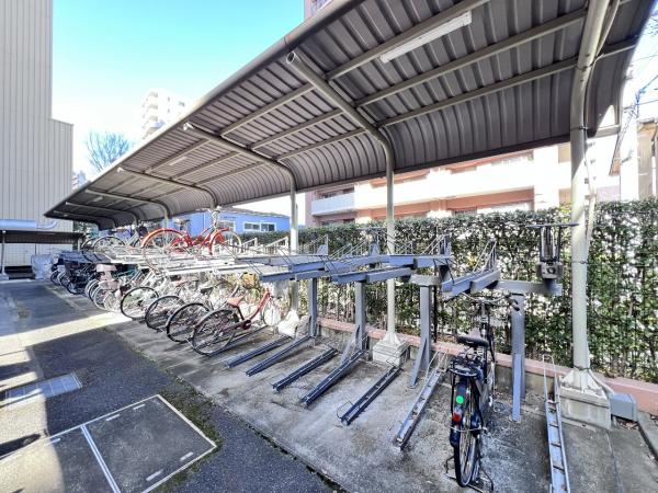 マクシスタワーズアーバンデュオ 駐輪場
