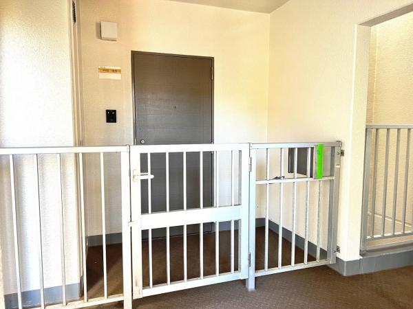 秦野南が丘エクシード345 4番館 玄関