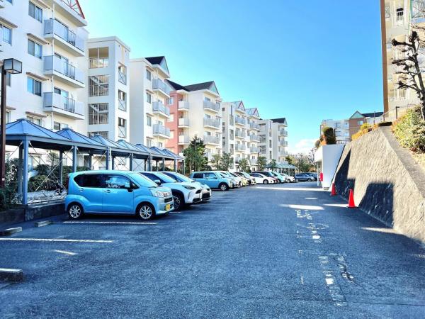 秦野南が丘エクシード345 4番館 敷地内駐車場