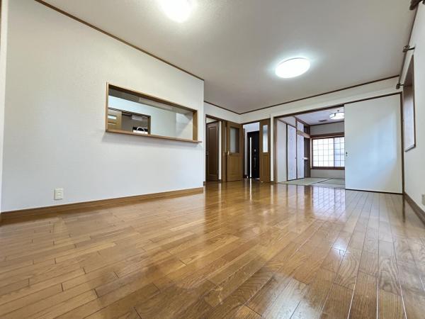 川越市上戸新町 中古戸建 リビングダイニング