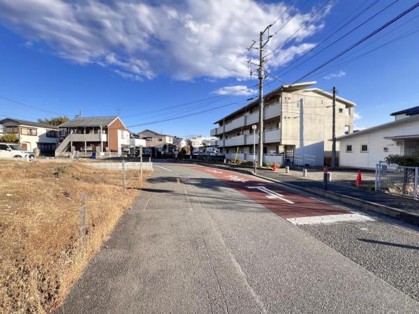 綾瀬市寺尾本町３丁目 土地 前面道路含む現地写真