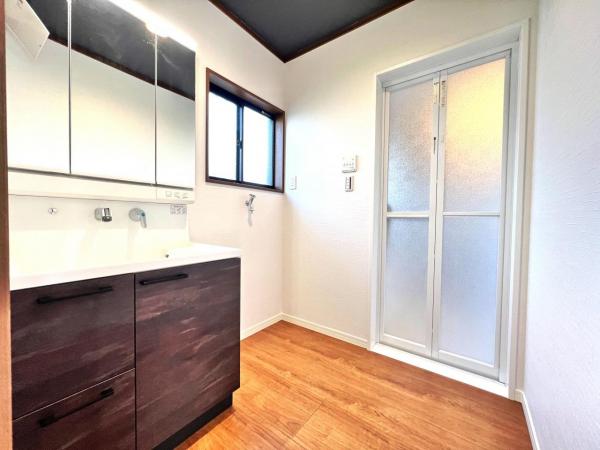 秦野市曽屋 中古戸建 脱衣所